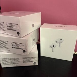 Apple AirPods Pro/ Apple Airpods active noise cancellation stocked